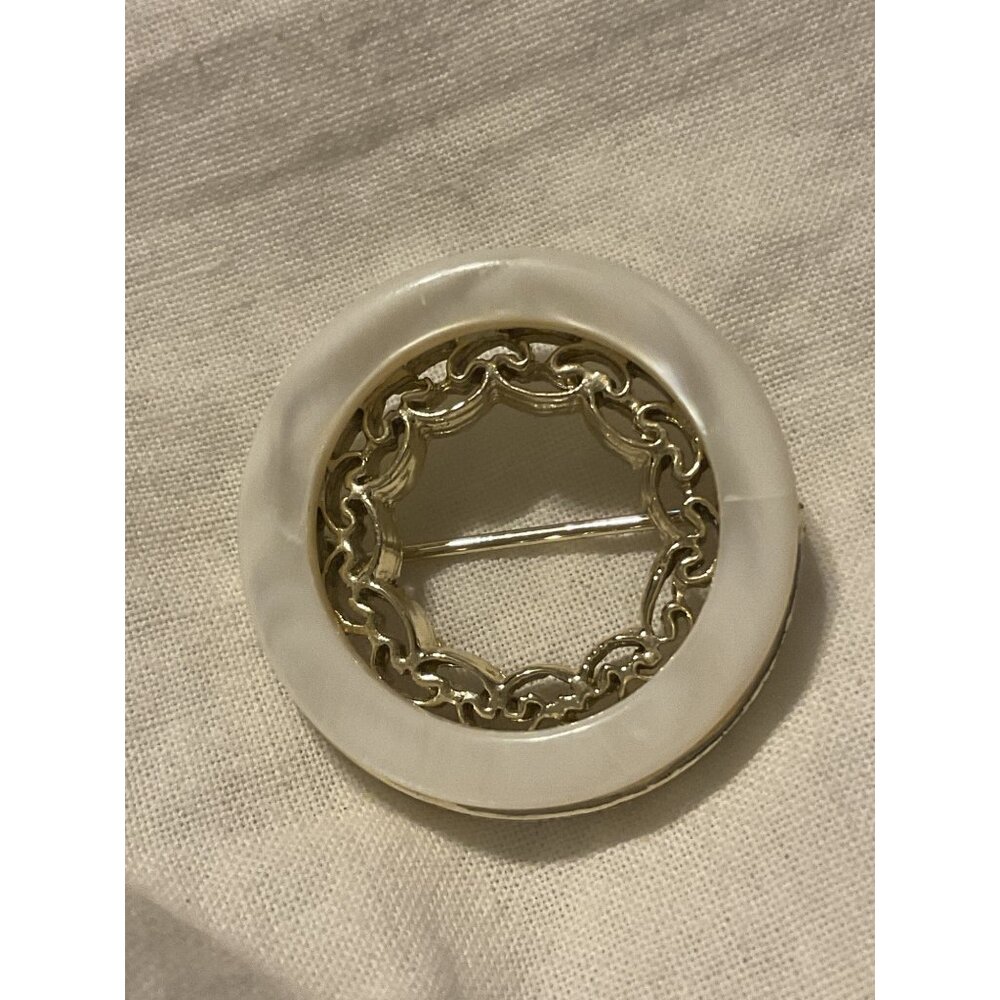 Vintage Silver & White Round Brooch With Chain Design